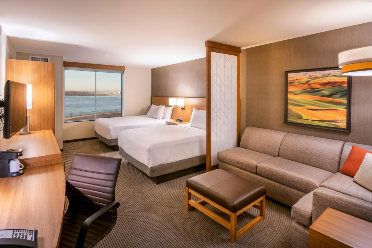 Hyatt Place East Moline/Quad Cities エクステリア 写真